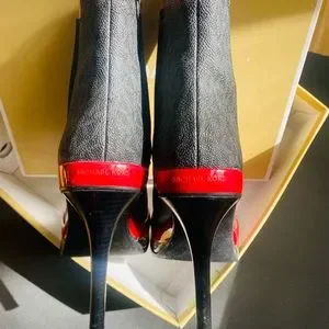 MICHAEL MICHAEL KORS Keke Extreme Logo Tape Boots Size 10 US